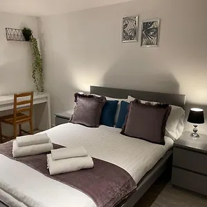 city-airport-serviced-apartment-london.brighton-hotels-england.com/